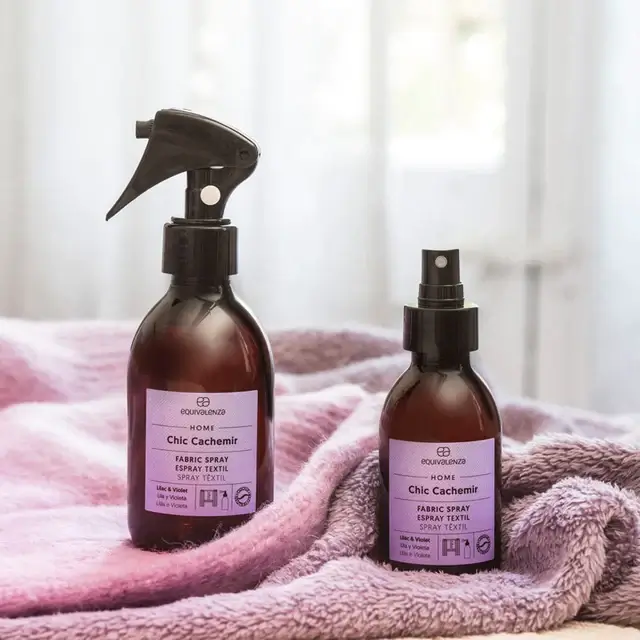 Chic-Cachemir-textile-air-freshener-Lilac-and-Violet-1.webp Chic Cachemir textile air freshener (Lilac and Violet) - Image 1